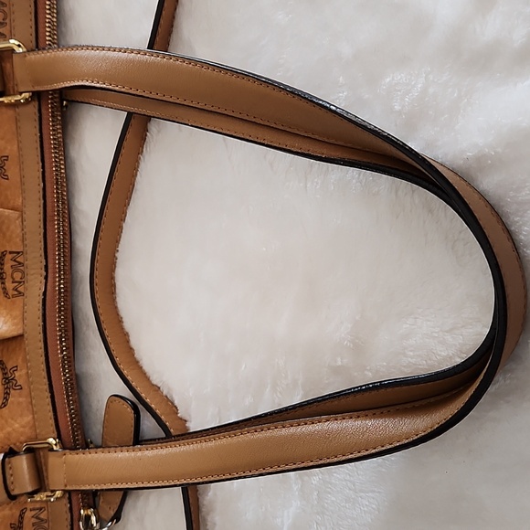 MCM BAG - Picture 10 of 14